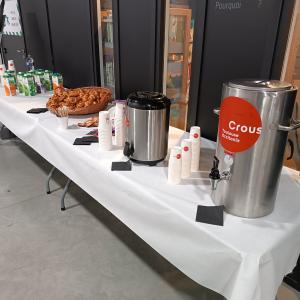 café